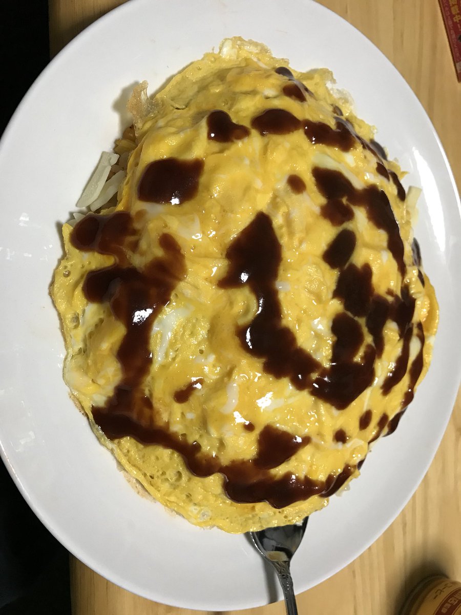 nekkayushakaen's tweet photo. なかなかAVMTが流行らないので久々に投下
「ふわとろ卵のオムライス〜デニーズ風〜」
上にかかるはデミグラス、チキンライスと卵の間にはミックスチーズでござーい♪
#AVMT
#オムライス
#デニーズ https://t.co/3wqPsDNp1K