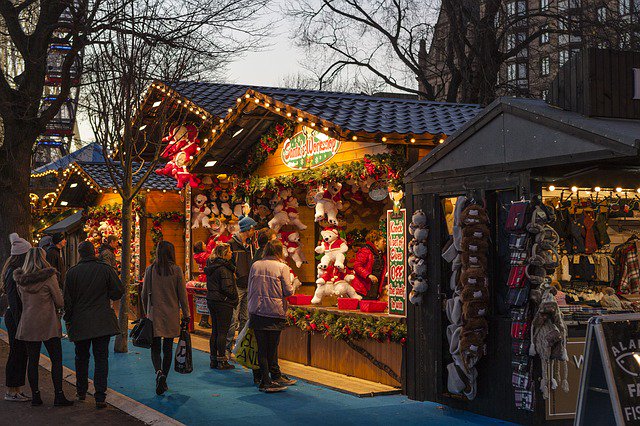 L4PES's tweet photo. #Navidad es tiempo de #mercadillos... ¿A cuál vas? #viajar @viajeroscalle https://t.co/lvIY6yjSHx https://t.co/5yuGKq18JK