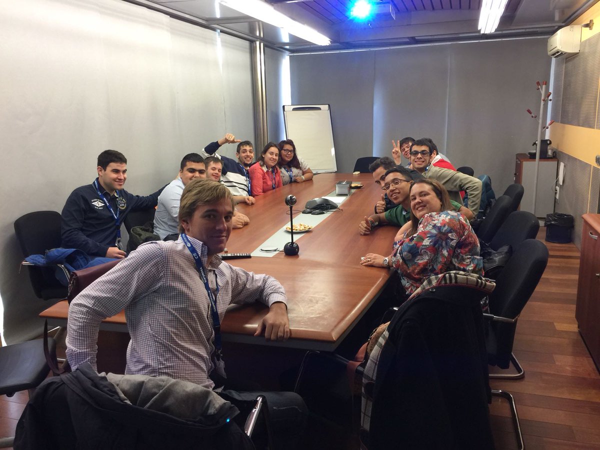 kokelate's tweet photo. Me gusto visitar @informa con mis compañeros de #Tecnodemos https://t.co/v4xf7sJHfc
