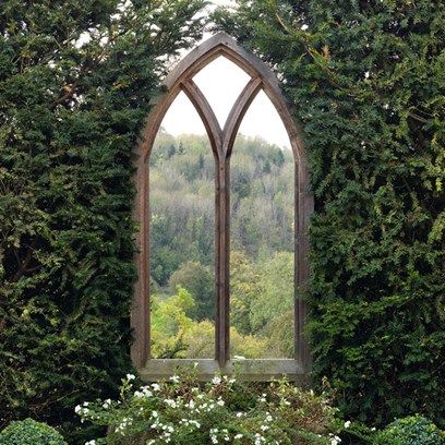_houseandgarden's tweet photo. The Cotswald Garden thats a Topiary Dream world. https://t.co/MaQf4BvGTX https://t.co/akFrBUZ2Ox