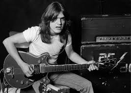 RamaLamaPro's tweet photo. Fin de semana  triste para los amantes del buen rock...Gracias por los temas que han puesto sonido a muchos momentos de nuestra vida! Hasta Siempre Malcom! 🤘#acdcd #rockforever #acdcfans https://t.co/05IHQKfKuw