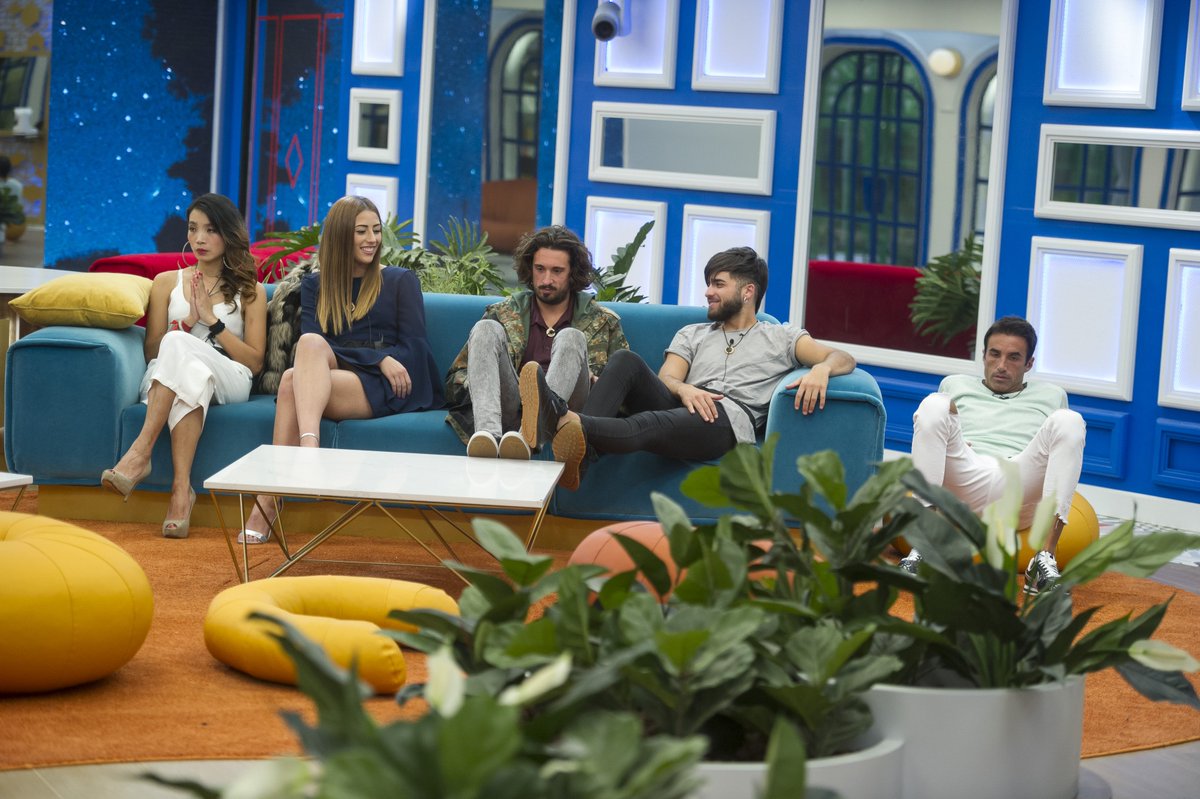 #DBT9GH: Una casa en involución, sin parejas y con posicionamientos predecibles, por <a href="/poljimenezs/">Pol</a> #GHDirecto vadetele.es/2017/11/20/dbt…