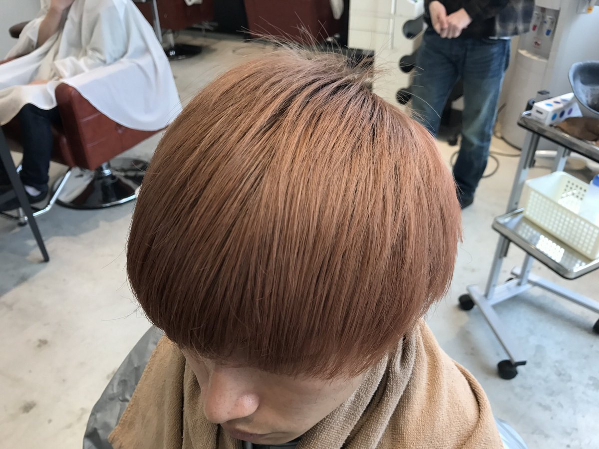 Lipps大宮 リップスオオミヤ A Twitter 今日は3年目ニシモトから Lipps Nishimoto ブリーチしていても パーマをかけたい 毛先がパサつくのが怖くてそんなことできない トリートメントパーマなら最小限のダメージでパサつきを抑え 髪質を改善し しっかり