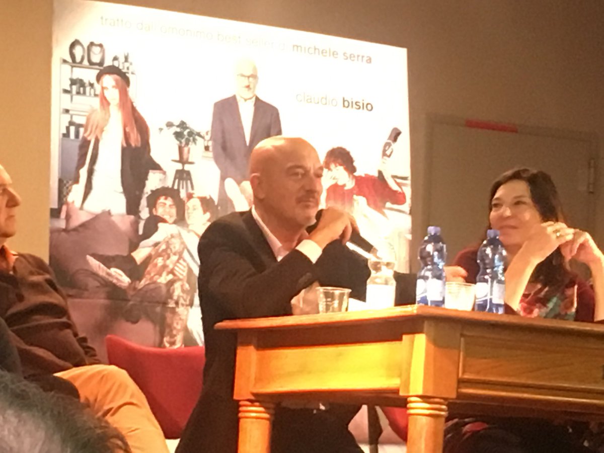 IMMDPapa's tweet photo. Il grandissimo #ClaudioBisio, protagonista de #GliSdraiati “Quando ho letto il libro di Michele Serra, gli ho detto “Ma ti sei nascosto in casa mia??” “ @luckyredfilm #immdp https://t.co/DGGT9oVXlS