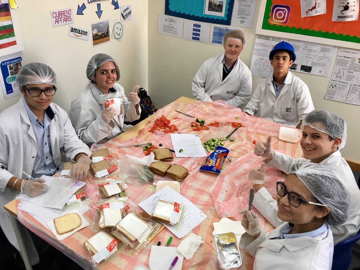 JESSBusEcoDept's tweet photo. Yr 11 Bus Studies intro to Production. JESS sandwich manufacturing. Job/Batch/Flow @JESS_Secondary @JESS_Director #JESScollaboration #JESSreallife https://t.co/ugJjdUuPuF