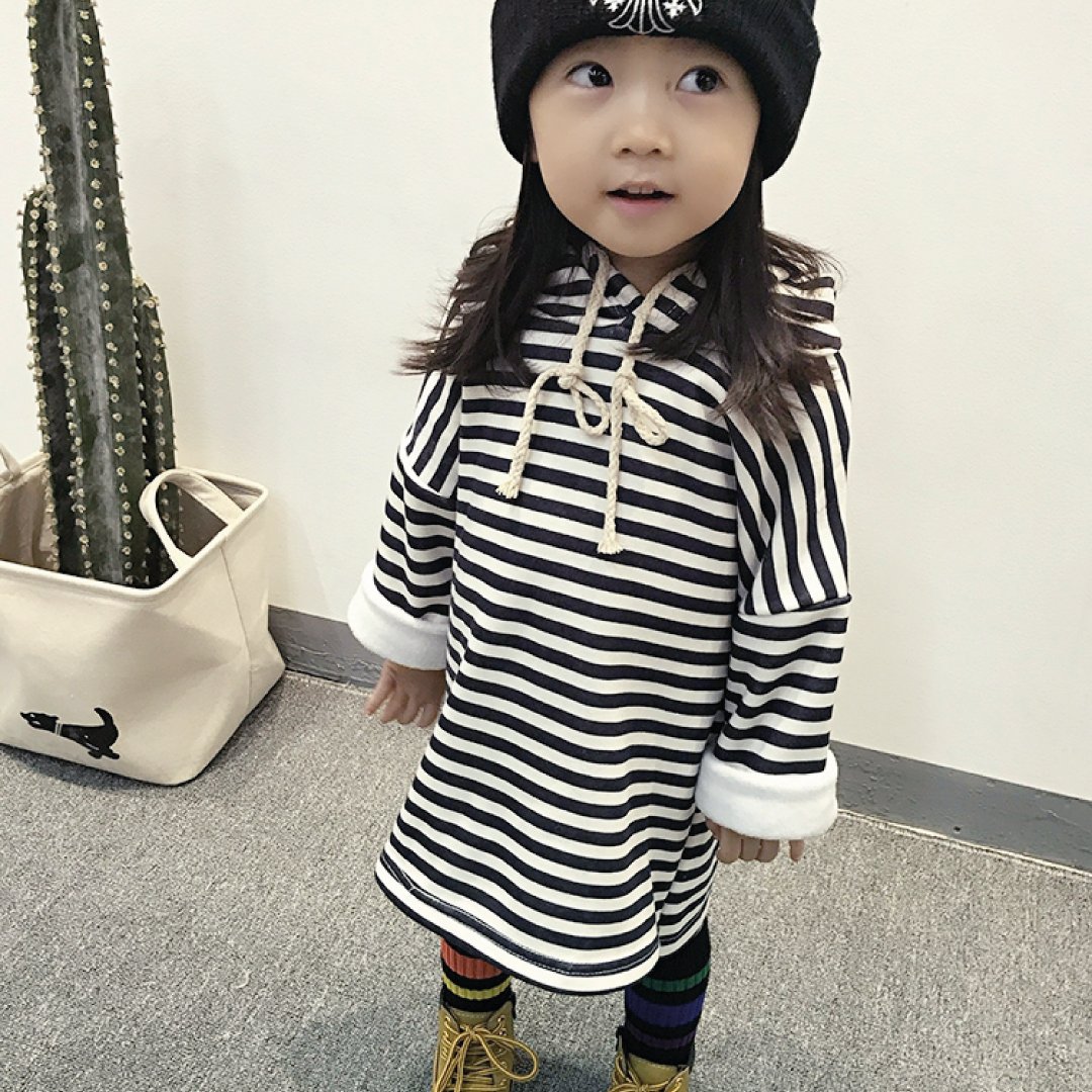 HelloMunchkinUK's tweet photo. Channelling a mini Gwen Stefani with this look - cool kid's oversized sweatshirt.
Available at https://t.co/Oj49svhFvU
#HelloMunchkin
#HollabackGirl https://t.co/aeCaYqqxgc