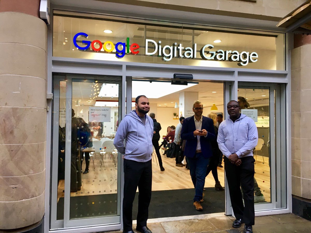 GiddyXP's tweet photo. RT @WRGLive: The @GoogleUK #DigitalGarage in Manchester is open for business. Some great work from the @WRGLive team - come down to King Street to see it for yourself! #WRGenvironments #Manchester #digital #digitalskills #training https://t.co/4mC6o4EJDP