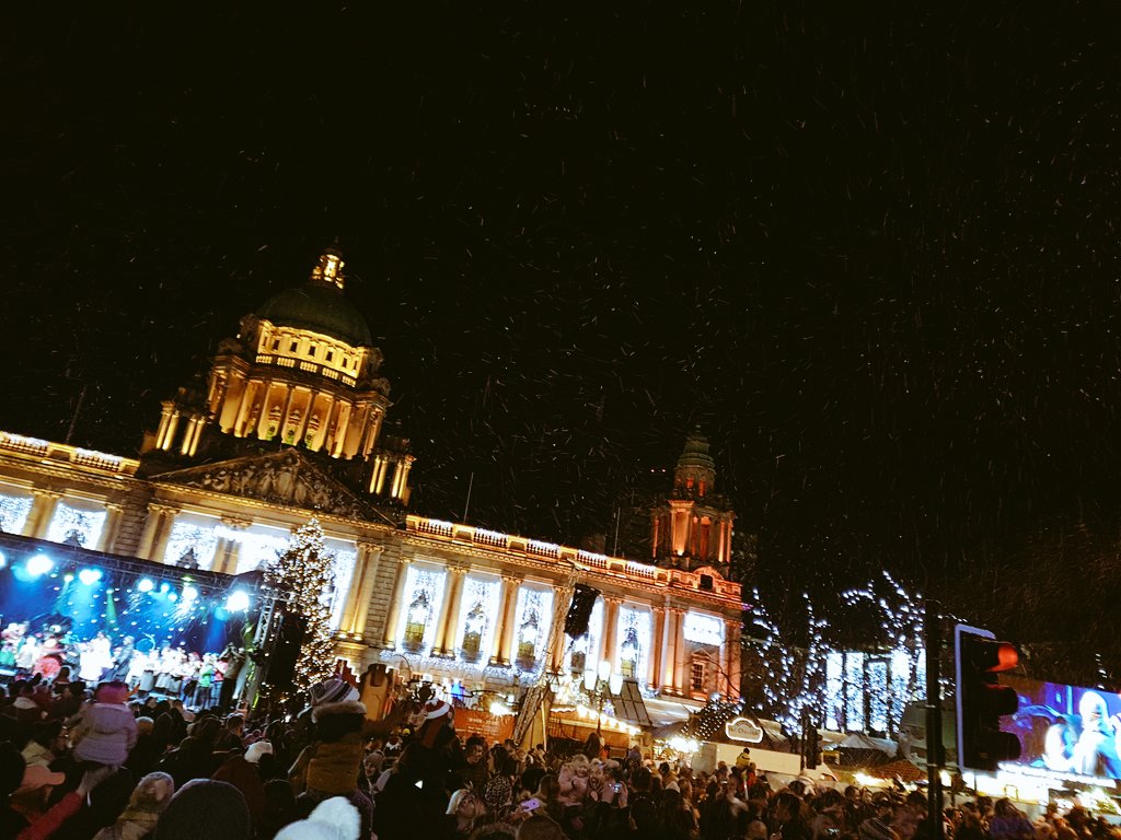 Let it Snow #belfastlights <a href="/coolfm/">Cool FM</a> <a href="/belfastcc/">Belfast City Council</a> people coming together in the city. #FestiveBelfast