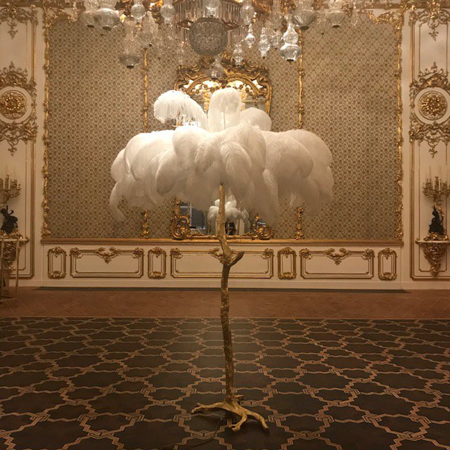 moderngrandtour's tweet photo. Golden Hour // Our Feather palm lamp at the celebration of the #aquazzuraxmytheresa capsule collection in Vienna - styled by @fionaleahy #featherlamp #goldendinner #vienna #aquazzura #mytheresa #fionaleahydesign #goldrush #event #palaisliechtenstein #feathers https://t.co/2gTB4Qcpjn