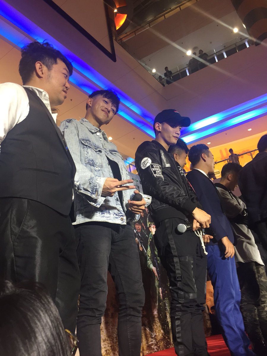 runningjanet_'s tweet photo. Happy day! @toshrock #AhBoysToMen4 jiayou! https://t.co/bDCGlcJu0S