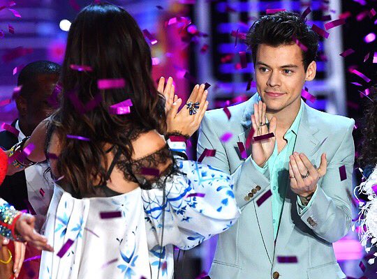 Harry e Lily Aldridge no final do VSFS. // 20 de Novembro 2017.