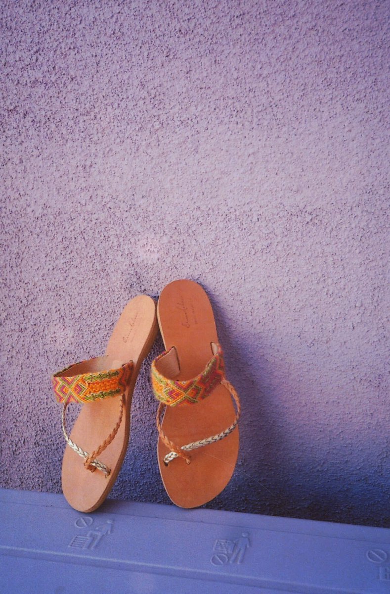 ElinaLebessi's tweet photo. Our sandals in Palm Springs 💜 #ElinaLebessi https://t.co/83Q6v81NZ1