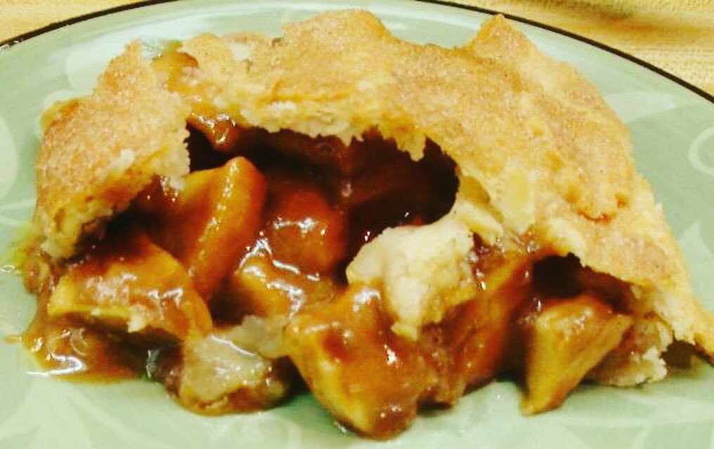 oasisplainville's tweet photo. Want to impress EVERYONE at the table for Thursday’s holiday?! Check out The Oasis Team’s
"Recipe of the Week", featuring Tasty Kitchen’s ͞BEST APPLE PIE EVER!" #yum #piebakeoff #dessert
https://t.co/JzTvekx6T1 https://t.co/X9zzyZQDEe