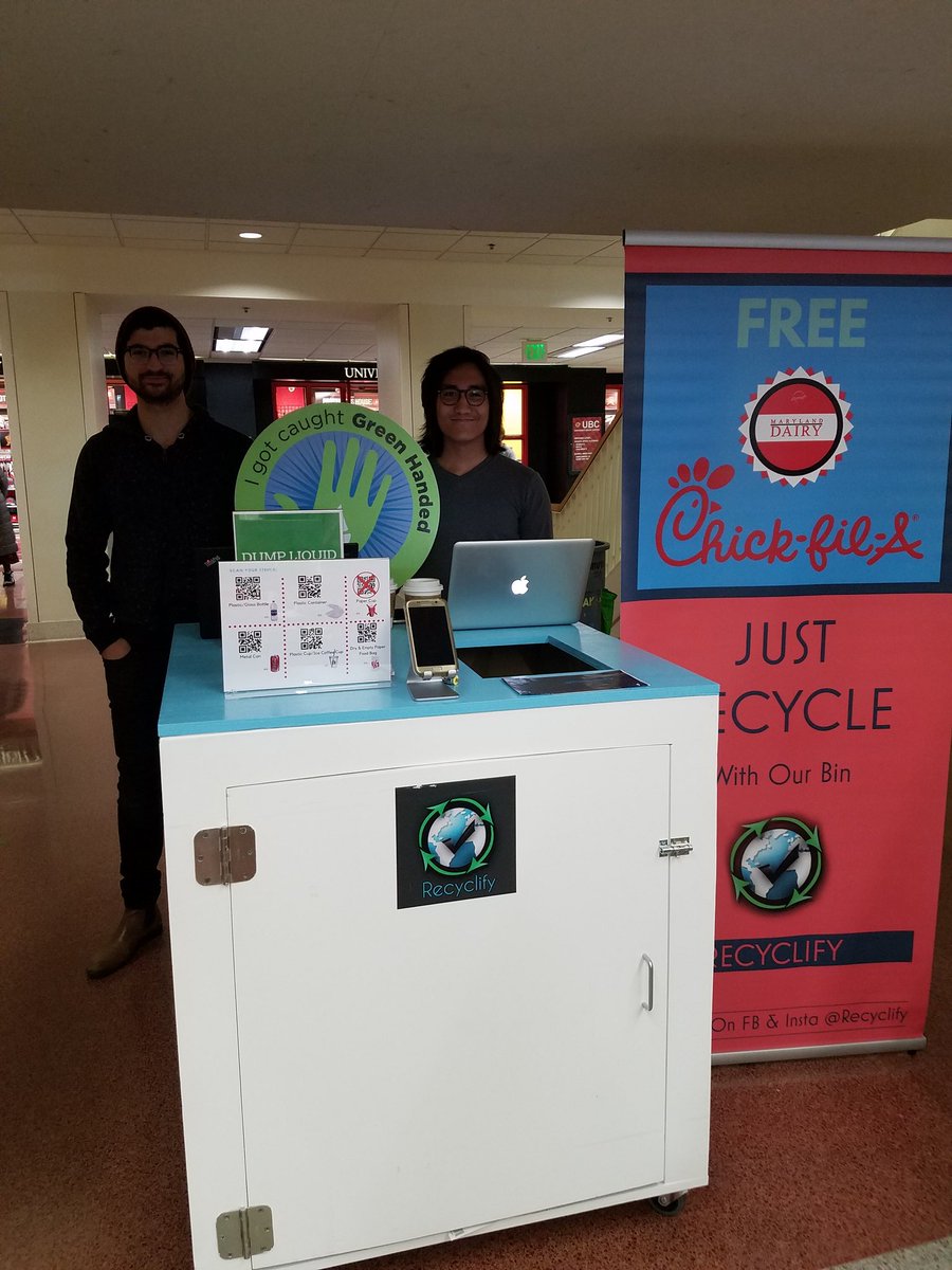 leafumd's tweet photo. We caught some terps #greenhanded today! They took sustainable action in #STAMP! https://t.co/XxK7ANTOD0