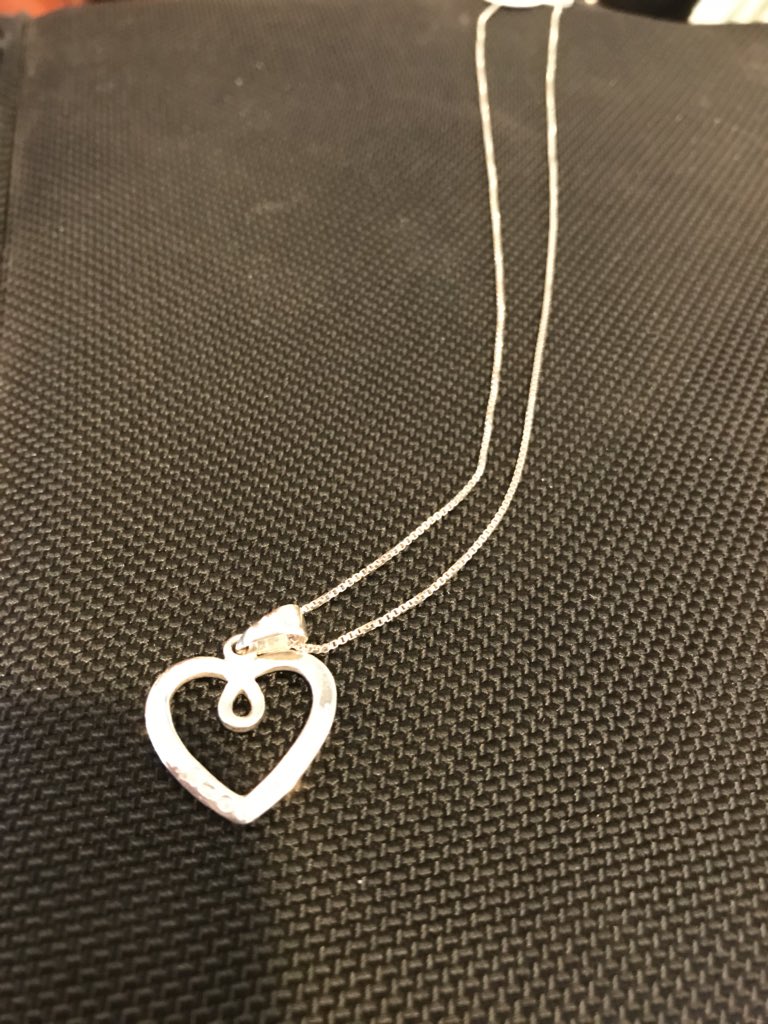 ShopWinnetka's tweet photo. On the first day of #thriftstorefinds Christmas, my true love gave to me. One pretty necklace... https://t.co/Z3MIAwtFQV