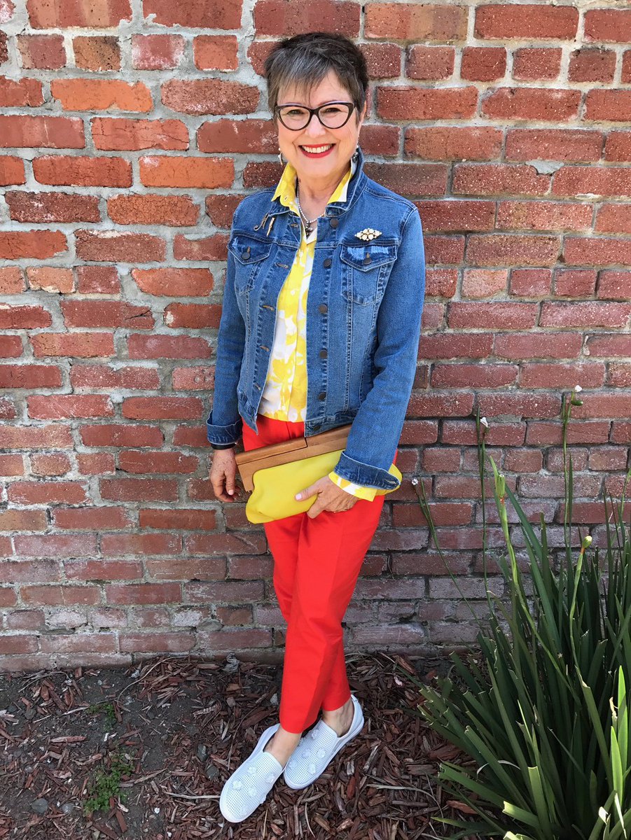 brendakinsel's tweet photo. Sneakers are the new ballet flats and you need a pair! https://t.co/NgcTvUmhgQ https://t.co/MpQx6xrczm