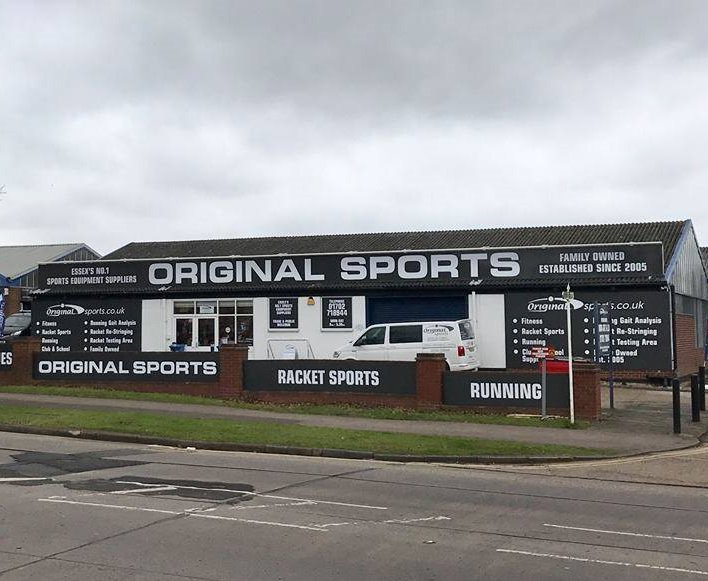 YourSouthend's tweet photo. A sports store in Progress Road is closing down and has slashed 75% off ALL remaining stock for their last week!

The Original Sports store, which specialises in equipment for rugby, running and racket sports, is closing after 15 years. 

Visit the store today to grab a bargain. https://t.co/vu3zxwsjNY