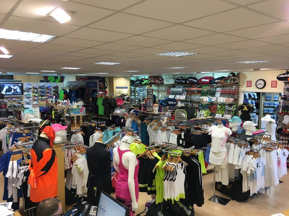 YourSouthend's tweet photo. A sports store in Progress Road is closing down and has slashed 75% off ALL remaining stock for their last week!

The Original Sports store, which specialises in equipment for rugby, running and racket sports, is closing after 15 years. 

Visit the store today to grab a bargain. https://t.co/vu3zxwsjNY