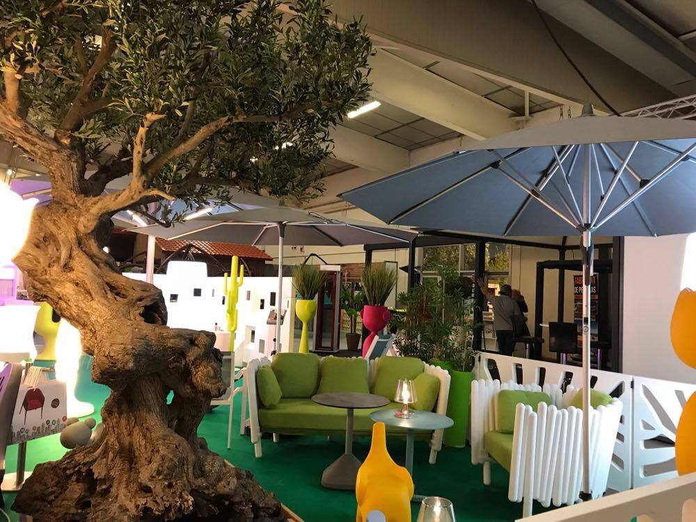 SerralungaItaly's tweet photo. Ecco a voi gli arredi di Serralunga protagonisti al Salon Sett - Montpellier tutto perfettamente esposto da Les Usines Réunies.
Non dimenticarti di visitare il nostro e-shop :)
https://t.co/yiRmuxRsdU https://t.co/ctwo1lOhJR