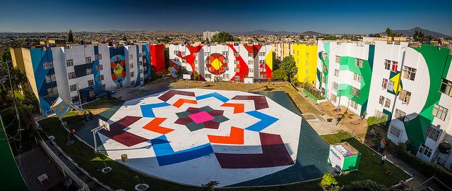 FILGuadalajara's tweet photo. ¡Faltan 5 días para la FIL!
Te compartimos parte de la intervención urbana “Niérika del colectivo madrileño @BOAMISTURA en la Unidad Habitacional Independencia. ¡Un regalo de Madrid, Invitada de Honor a Guadalajara! #GANARÁSLALUZ
Foto: ©FIL / Álvaro Pujol / Gonzalo García https://t.co/KT0TflhAuk