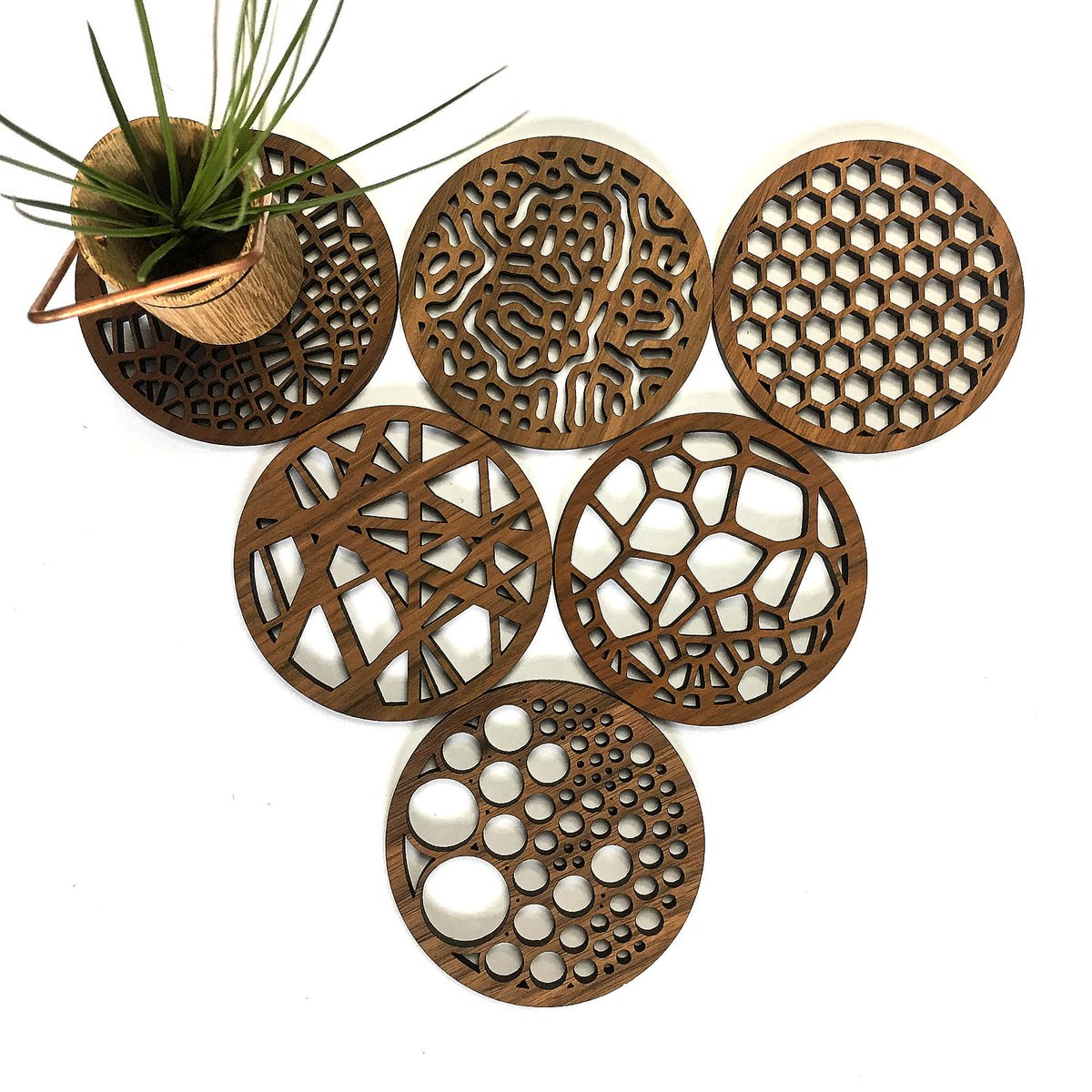 artandyork's tweet photo. We love these laser cut coasters by @SimonDenvers.. perfect for the last coffee of the day!
Made in rural Derbyshire from locally sourced materials.
Check out https://t.co/YZcSfZD70o for the full collection https://t.co/gcbsBEmJzL