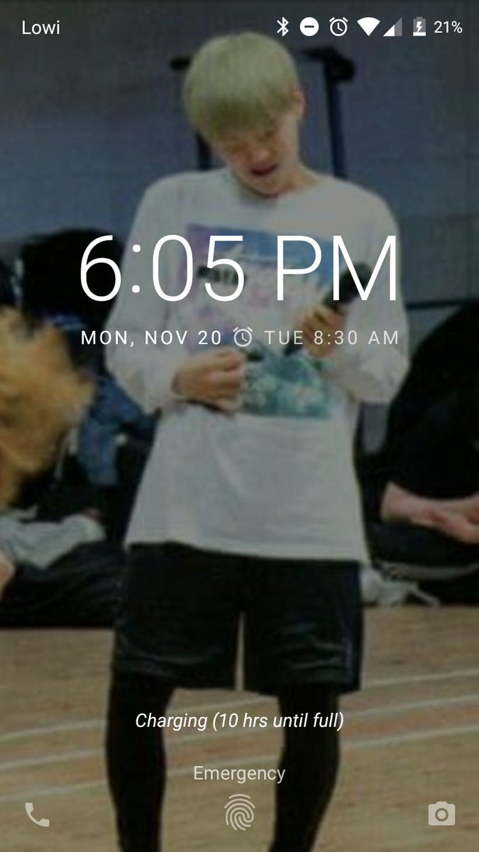 marlobsters's tweet photo. my bias is suga, @bubblescotchpie 's is j-hope and we both ship with all of our hearts sope —this was bound to happen 🌻🌸✨ #sope #matchingwallpapers https://t.co/7K1WdrKrRf