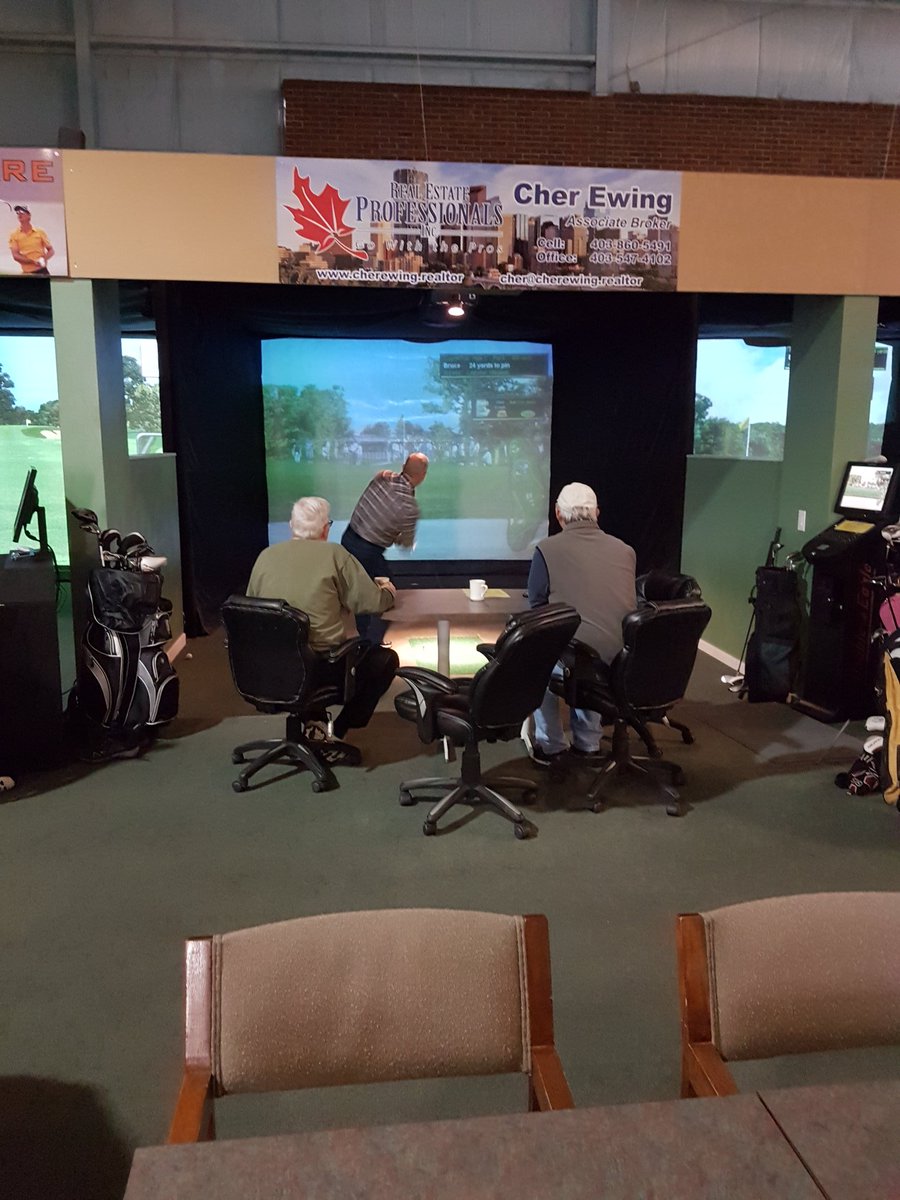 The monday morning indoor league is well underway! Call us for info about our winter leagues; or form your own! 403-287-4653