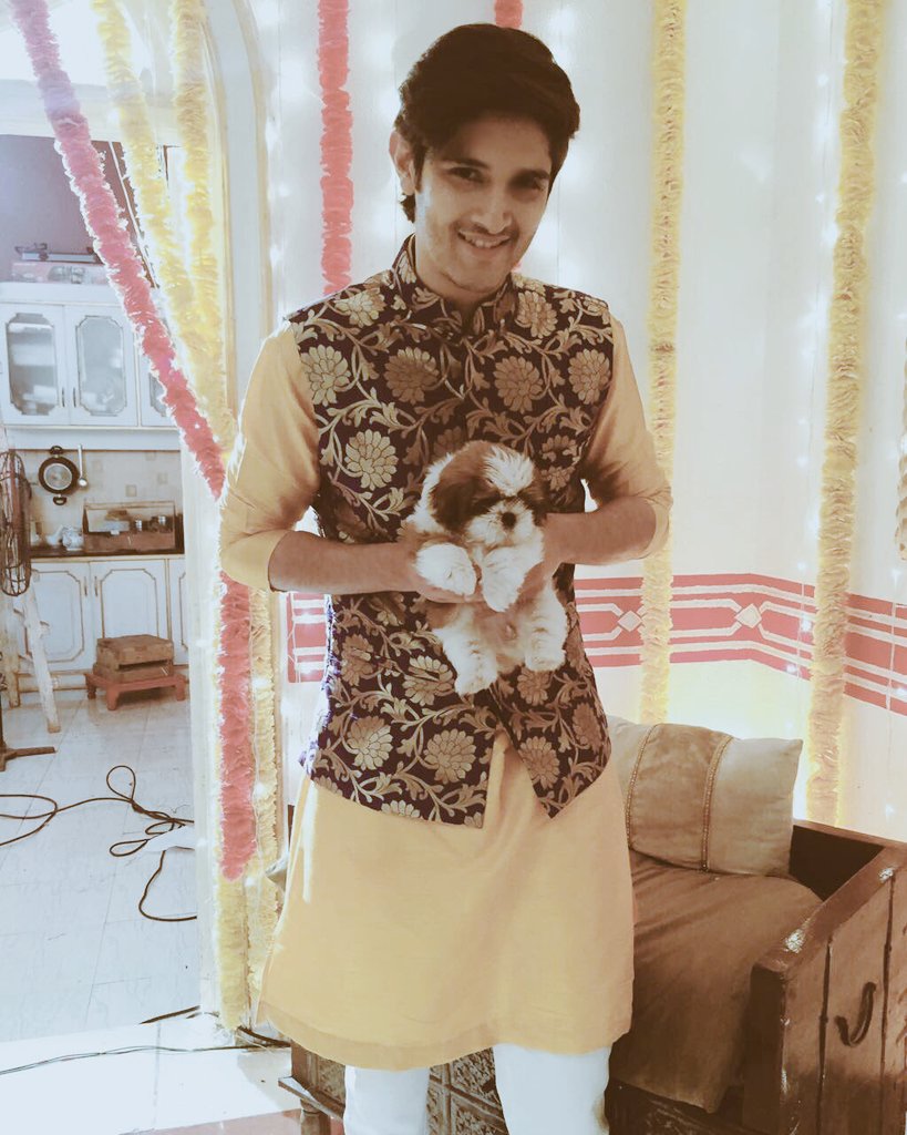 TannaVinay's tweet photo. #TVPersonality 2017 My vote for
Only #sameerkapoor @rohan4747
@BizAsia @SabrasRadio
#sasuralsimarka
#world best Actor https://t.co/0yRchSWlIU