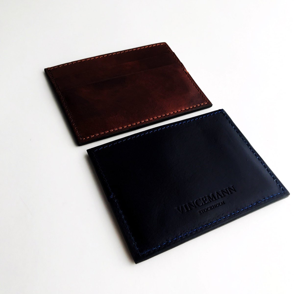 Vincemann_Sthlm's tweet photo. Äkta hantverk 🔝 #vincemannstockholm #real #handmade  #fashion #style #fashionstyle #mensfashion #menstyle #menswear #cardholder #webbshop #online #karl https://t.co/Fsu9hImlAl
