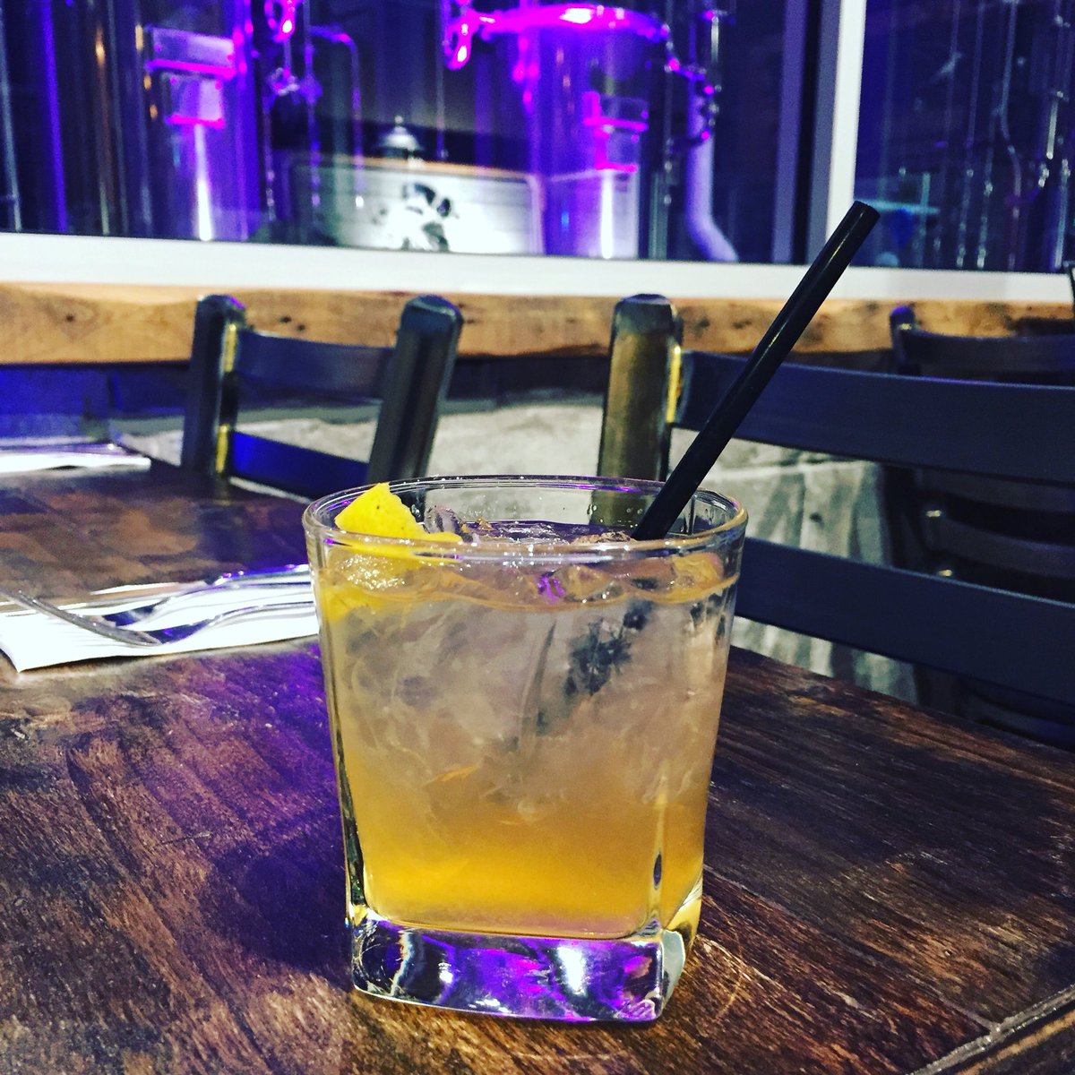 DrinkWolfhead's tweet photo. *Rusty Cage*
Wolfhead Apple Caramel Whisky| St. Germain | Angostura bitters | lemon juice | club soda. #drinkwolfhead #wolfheaddistillery #applecaramelwhisky #wolfheadwhisky https://t.co/SCqUQafXVl