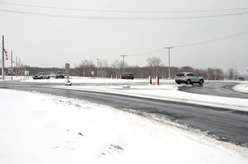 Long Sault roundabout weekend crashes bit.ly/2zkTQoP #LongSault #roundabout @SStormont https://t.co/JF5O6YewBT