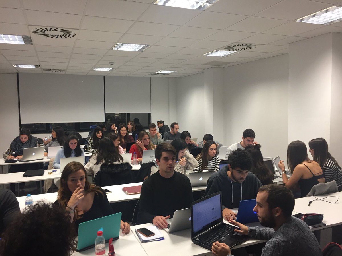 ThinkOnMkt's tweet photo. Los alumnos del Máster de Marketing Digital #MUMD trabajando en el Plan de Social Media #rrss #socialmedia #formacion https://t.co/pTx861a4pa