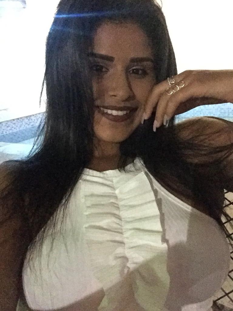 nascimenbj's tweet photo. Tu,tura 😘 feia, feinhassss!!! https://t.co/00Oawbfnya
