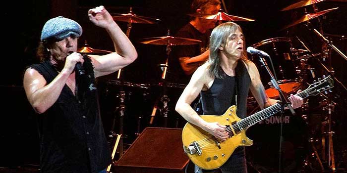 ClassicRockMag's tweet photo. Brian Johnson pays tribute to Malcolm Young: 
https://t.co/tufKGubGzN https://t.co/hQqdTMvCzU