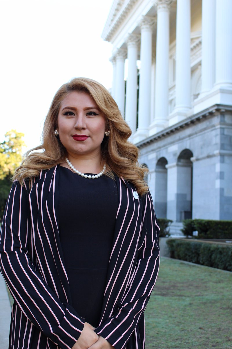 UCCenterSac's tweet photo. STUDENT SPOTLIGHT: Valerie Ocampo of @UCLA & intern at @MoveCAFWD. She says: "I plan to one day pursue a career in law where I can represent underrepresented groups and disenfranchised people as a lawyer." #LeftHanded #CAFwd #UCLA https://t.co/HrSkJ2IBRZ https://t.co/Cf3KMonFfq