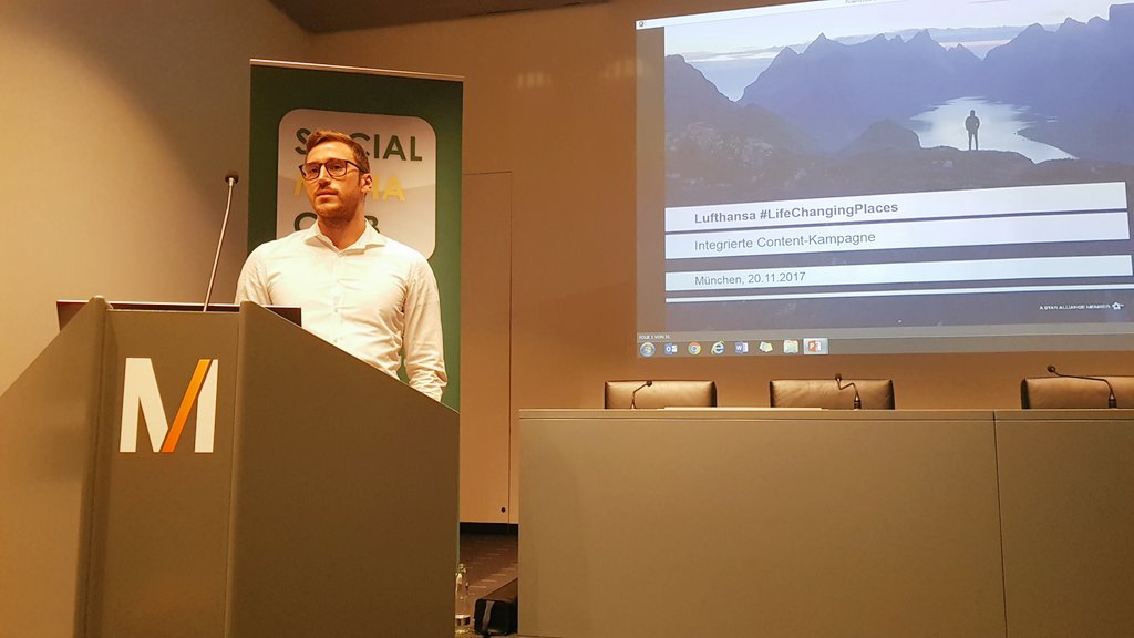 interactivelabs's tweet photo. "Wir haben bei der #LifeChangingPlaces Kampagne den Mensch in den Mittelpunkt gestellt" @Lufthansa_DE beim #smcmuc https://t.co/u7qdqOirbW