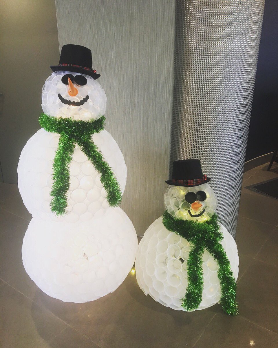 WaterfrontDwtn's tweet photo. Waterfront Hotel getting ready for the holiday season!! #happyholidays #decorated https://t.co/OG0xCiSxcJ