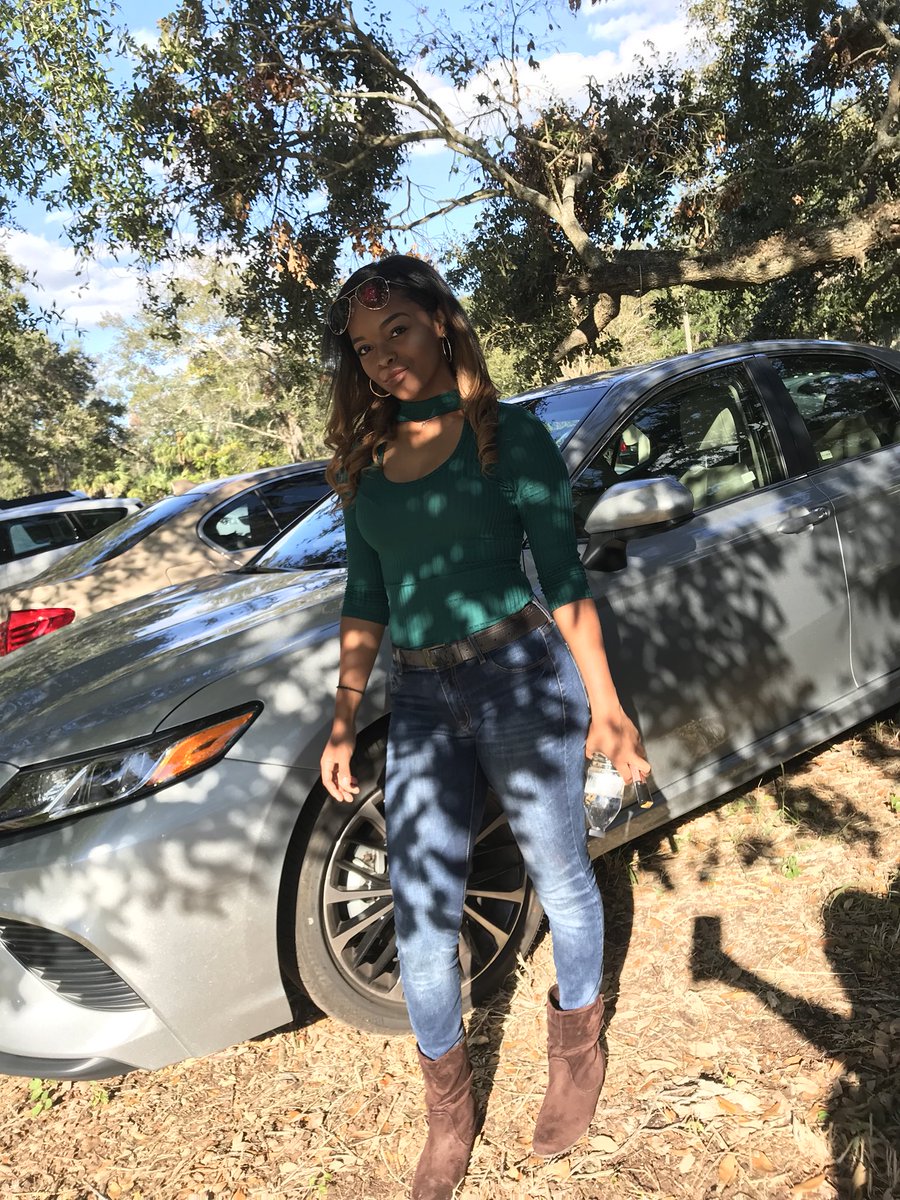 kayy_yla's tweet photo. #ClassicWeekend2k17 https://t.co/Y30EzWaZ8X