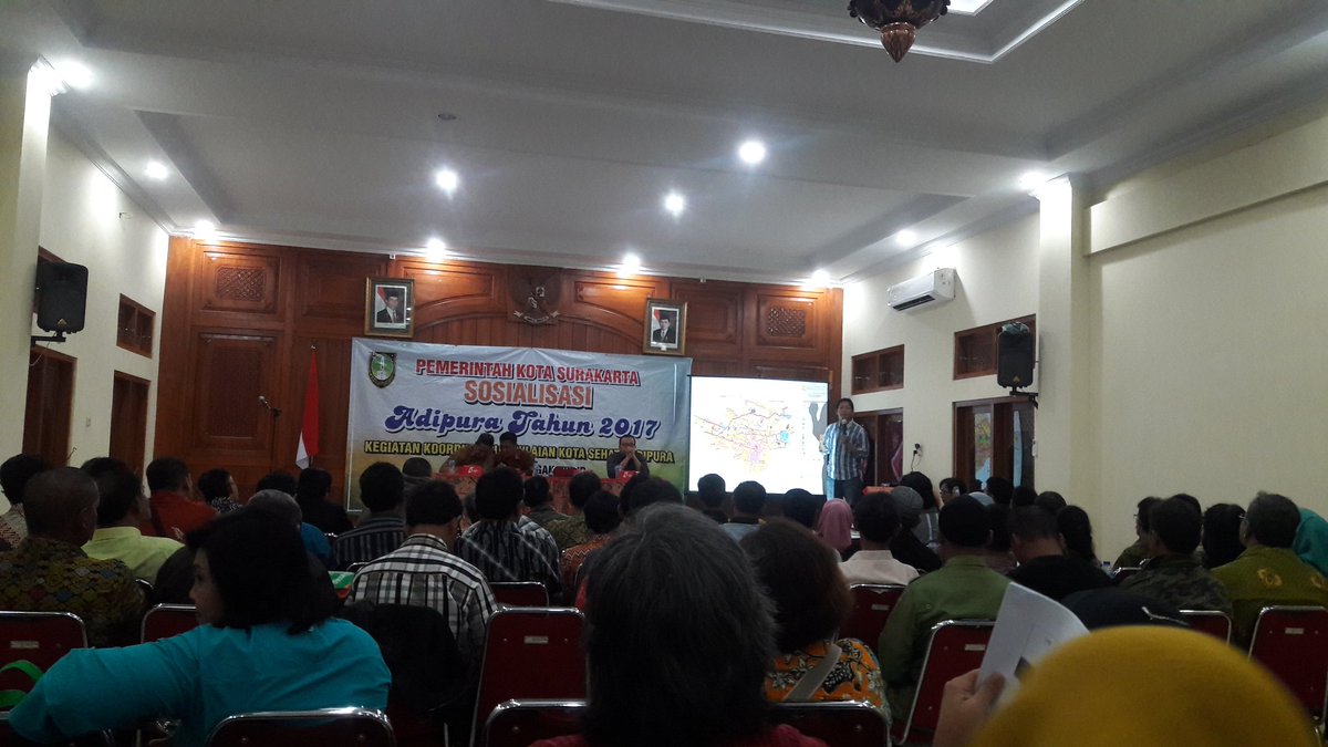 EndangKhusna's tweet photo. Sosialisasi adipura 2017 Kec. Jebres #Solo @kampungnesia https://t.co/QdzCa5EdGx