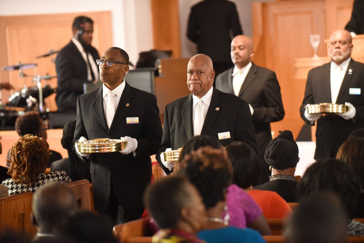 CJAphotogRaphy's tweet photo. @themzbc @leonardnsmith - Holy Communion - #mtzion #betterIn2017 #theLordsSupper https://t.co/MqnHKf8mX6