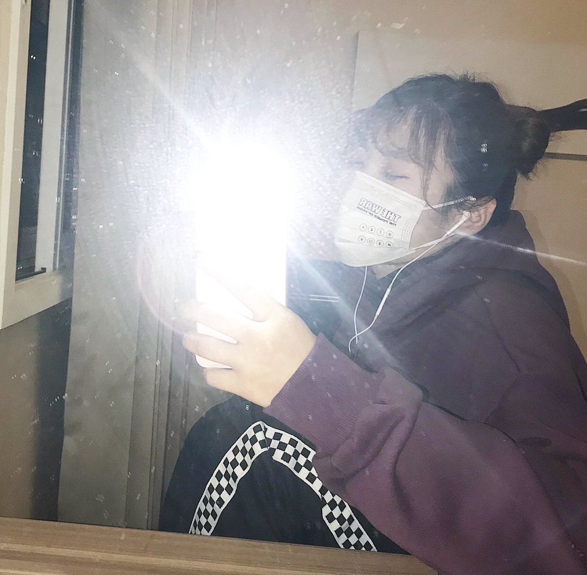 xx___Reika___xx's tweet photo. 🖤⛓💜 #EXO × #AEOL 💜⛓🖤
私が密かに気になっていた韓国ブランド🇰🇷AEOL🇰🇷のEXOコラボアイテム😈🖤パープルのパーカーとブロックチェックのラインパンツは、近々発売予定の #ILBOL 新作のUNISEXアイテムです💜 #せっかく買ったのに可愛くて使えない悩み😳💭笑 #韓国ファッション https://t.co/nef57Qjnw1