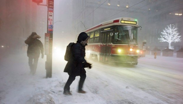 CTVToronto's tweet photo. Canadians told to brace for a 'classic' snowy Canadian winter https://t.co/jYwbWhGfX0 https://t.co/mPzHlg5uFf