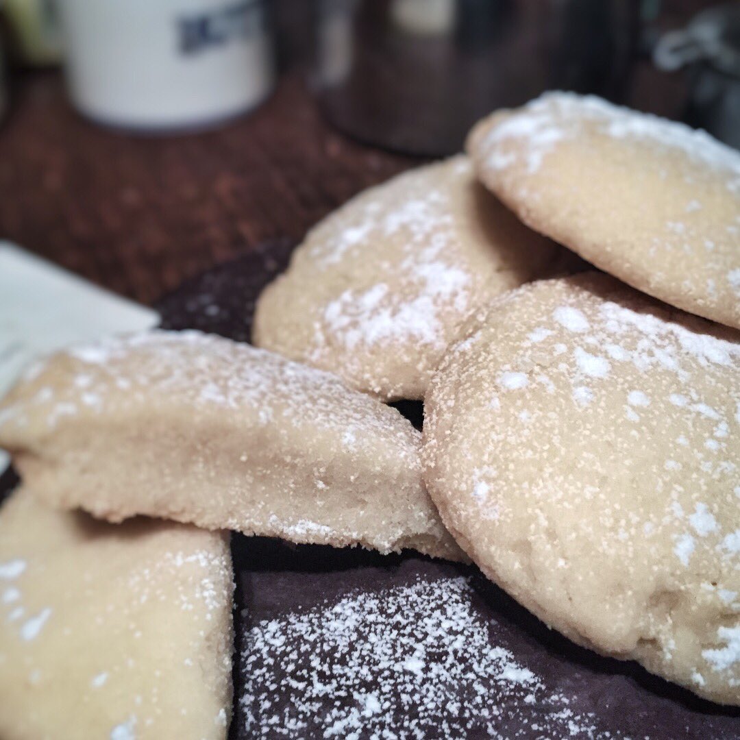 FlipOutRightNow's tweet photo. Are you having a cookie exchange this year? Let us do the baking for you!! Chocolate Chip, Ginger Molasses, Chocolate Crackle, and of course, Shortbread - ORDER NOW https://t.co/P3UHFN4T1I #FlipOutForChristmas https://t.co/TqiM00fvoe