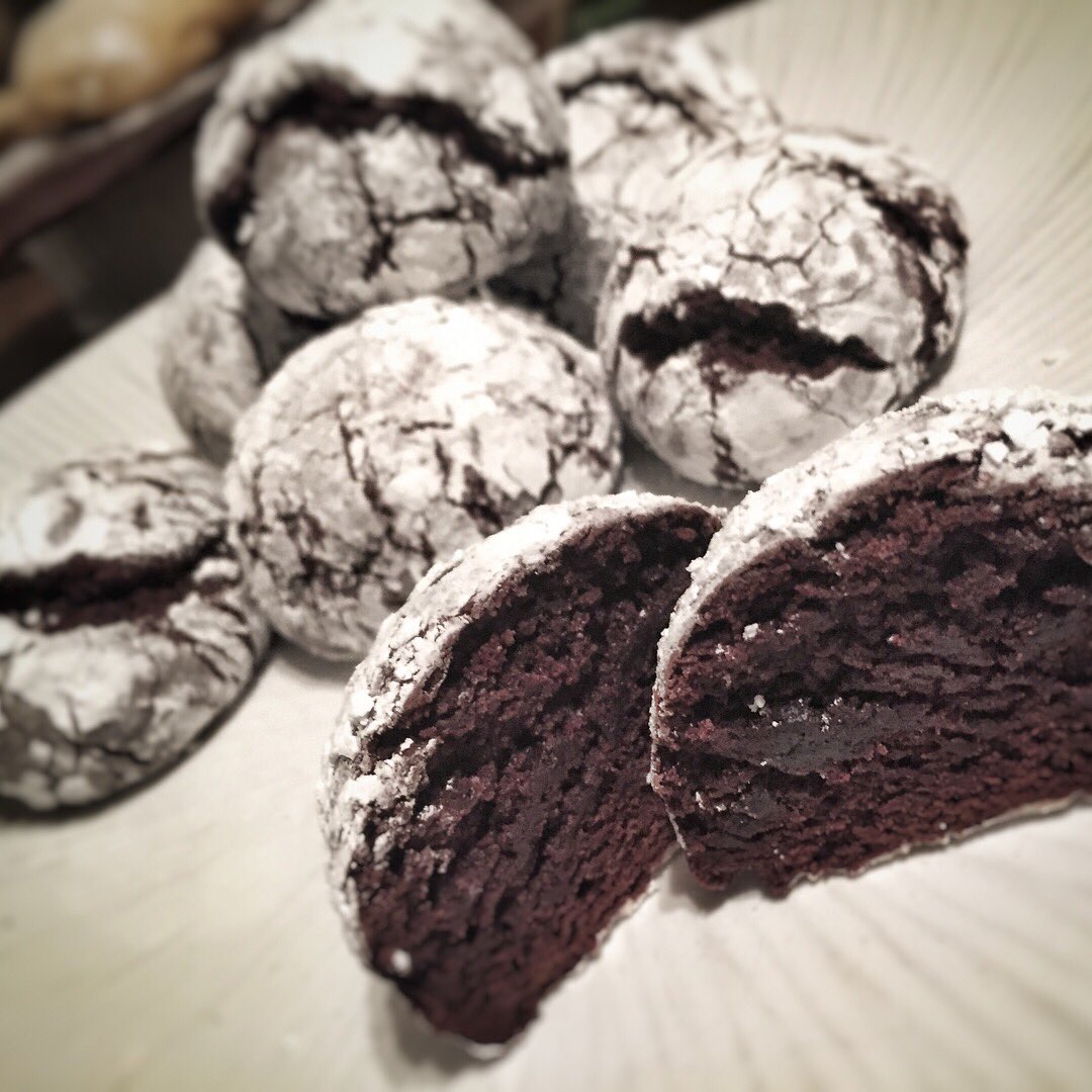 FlipOutRightNow's tweet photo. Are you having a cookie exchange this year? Let us do the baking for you!! Chocolate Chip, Ginger Molasses, Chocolate Crackle, and of course, Shortbread - ORDER NOW https://t.co/P3UHFN4T1I #FlipOutForChristmas https://t.co/TqiM00fvoe