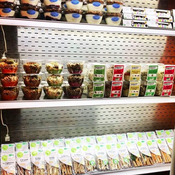 Etape_Bio's tweet photo. Les produits Etape Bio sont en place dans le Magasin BIO FRAIS situé Rue Saint Ferdinand dans le 17ème à Paris !
#biofrais #energyballs #salade #sandwich #bio #pausedej #snacking #snackingbio #frais #sain #madeinfrance #granola #boulesdenergie #healthylife #happy https://t.co/IjjZBPD8n9