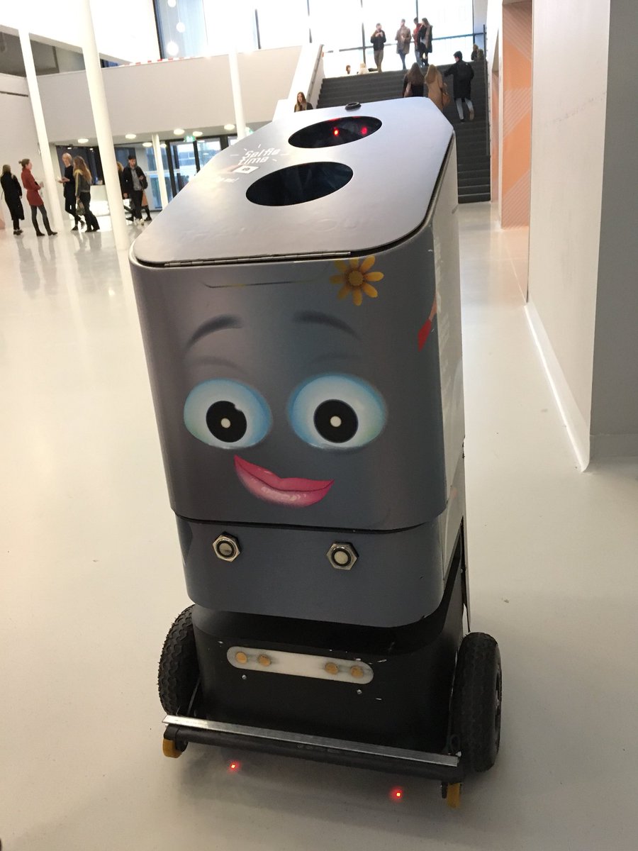 N_Ringersma's tweet photo. Vandaag kennis gemaakt met #annietrash van Hago @schoonmaken bij mijn collega’s van de UvA. Wat een leuk concept! En studenten gooien hun afval zelf weg! 😊 https://t.co/tb6mjXokwA