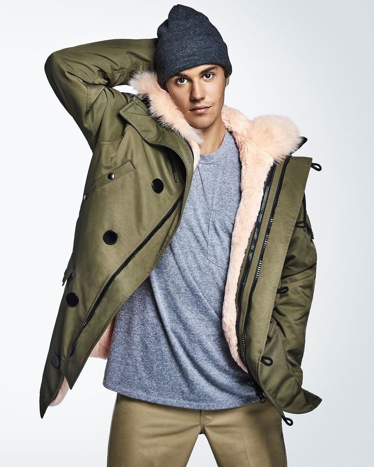 jimincIoud's tweet photo. Damn my man looking so finee 😍💯 https://t.co/8T3aPapT4p