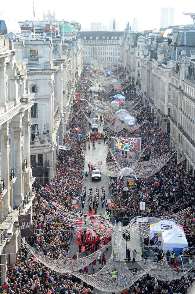 srblymb's tweet photo. Reasonable audience @HamleysToys #HamleysParade https://t.co/nxnMnbFLnC