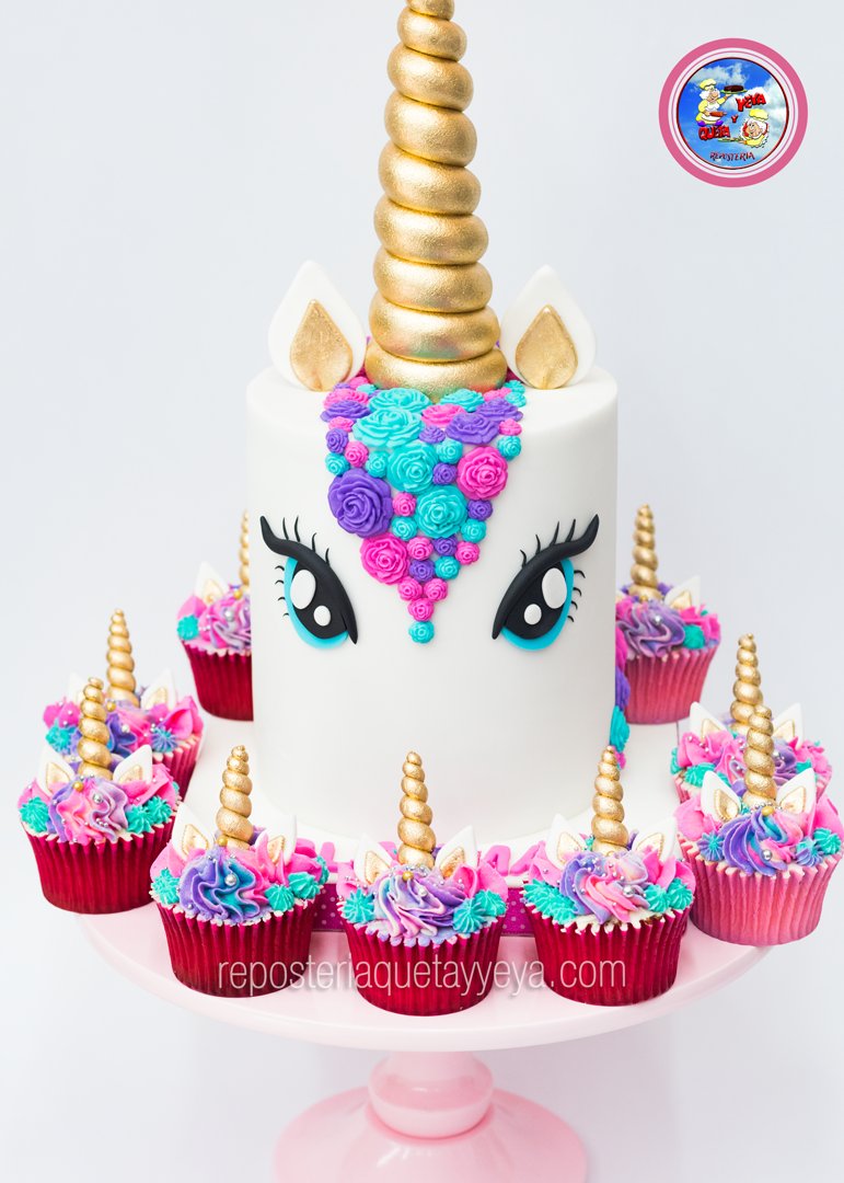 Reposteriaqyy's tweet photo. #Unicornio!!! Agréganos a whatsapp +573122872698 y recuerda separar tu cupo con 15 días de anticipación #unicorncake #fondantcake https://t.co/lImm0O9T6C