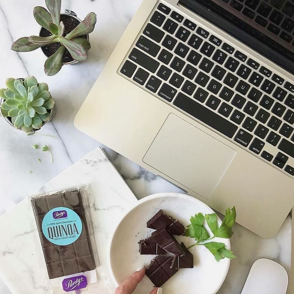stojkovic_alex's tweet photo. Posted originally by @oakvilleplace What do you get the go-getter on your list? How about the perfect energy boosting snack from Oakville Place!
*
*
#chocolate #chocolatelovers #purdyschocolate #giftidea #giftsforher #giftsforhim #gift #oakville #oakvil… https://t.co/cBMNiEMLbD https://t.co/y8AYwUClag